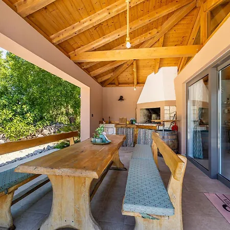 Villa Ulika With Private Pool And Sauna Sveti Anton (Krk)