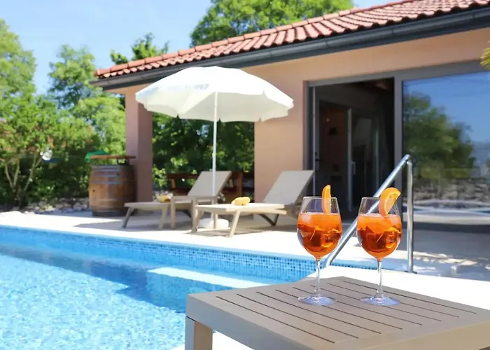 Ulika With Private Pool And Sauna